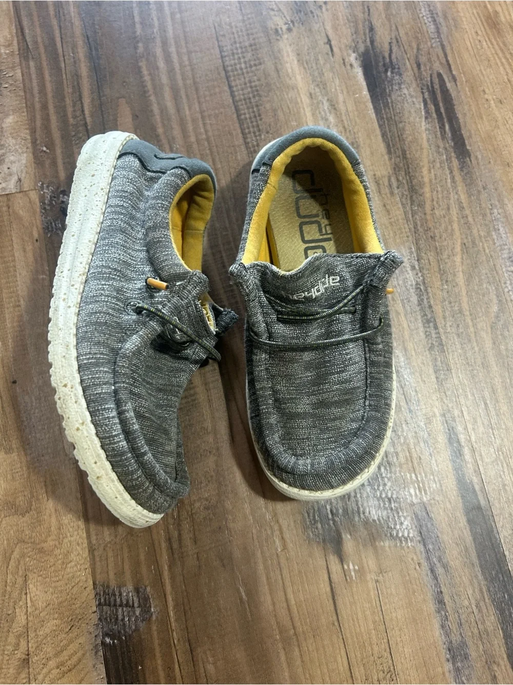 10 Pairs of shoes 9c-12c